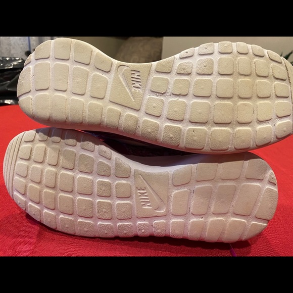 Like New Nike Youth Fuschia Colored Sneakers - Picture 5 of 7